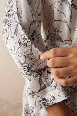 Pure Joy Satin Kimono 12 Pure Joy Satin Kimono -INTIMISSIMI Sales PVD2490223J DT1W