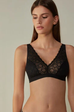 Lara Lace Triangle Bra